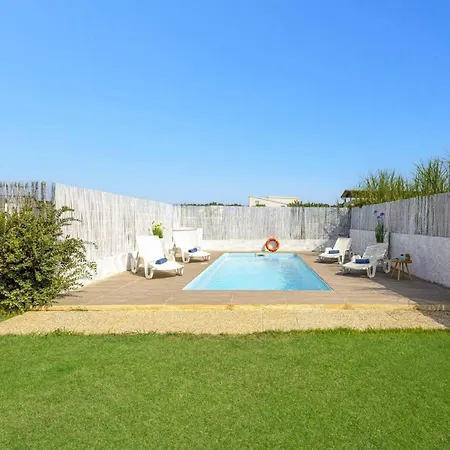 ヴィラ Gialla By *